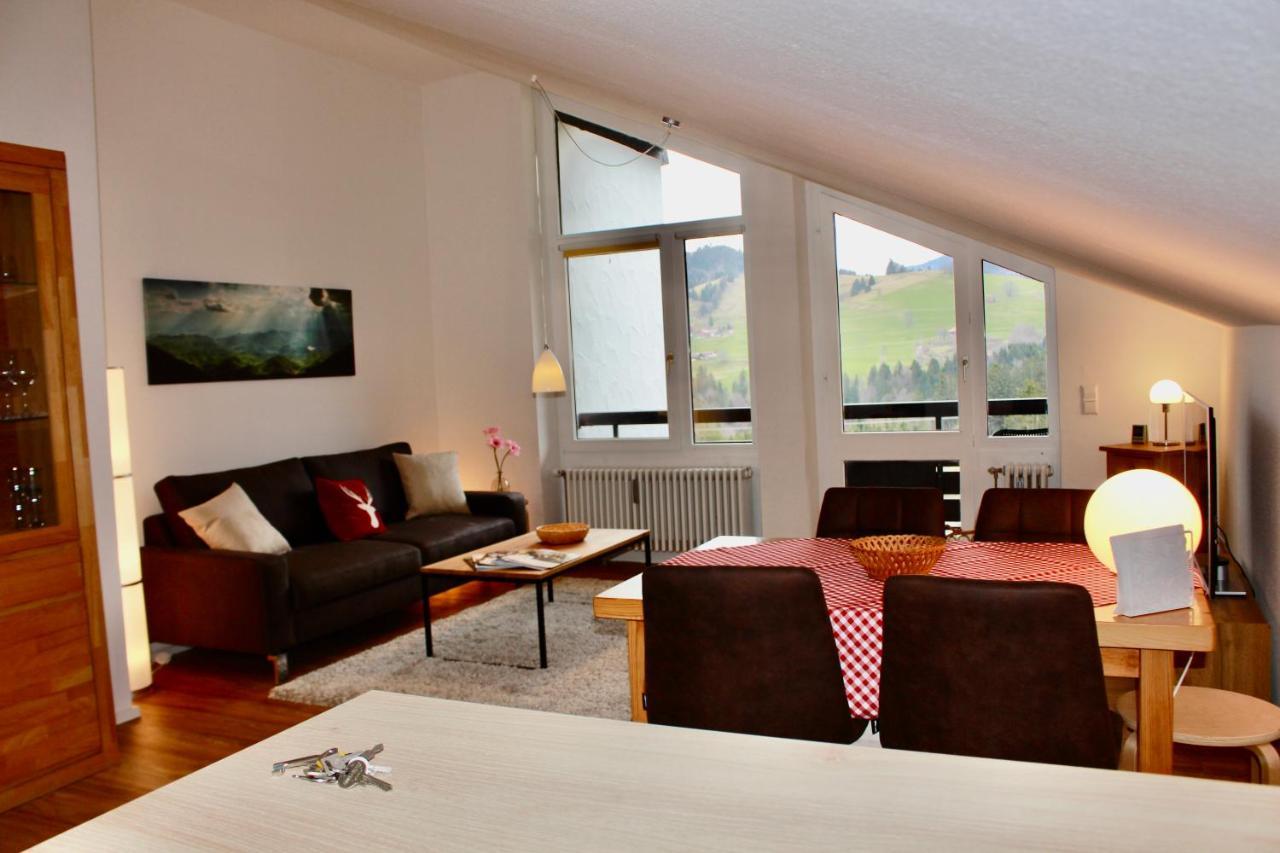 Bergwiese Mit Oberstaufen Plus Karte Exterior foto